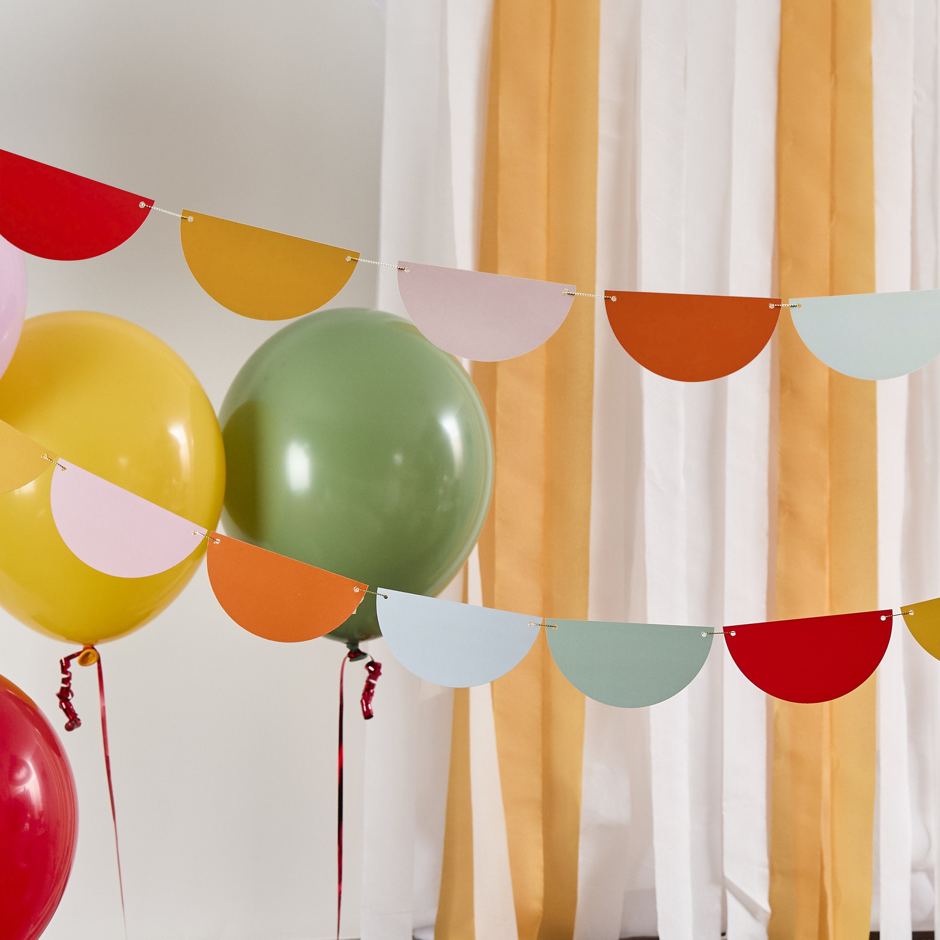 Big Top Circus Scalloped Banner(1pkt/1pc)